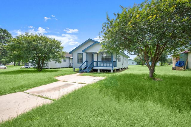1935 1st Street, Hempstead, TX 77445