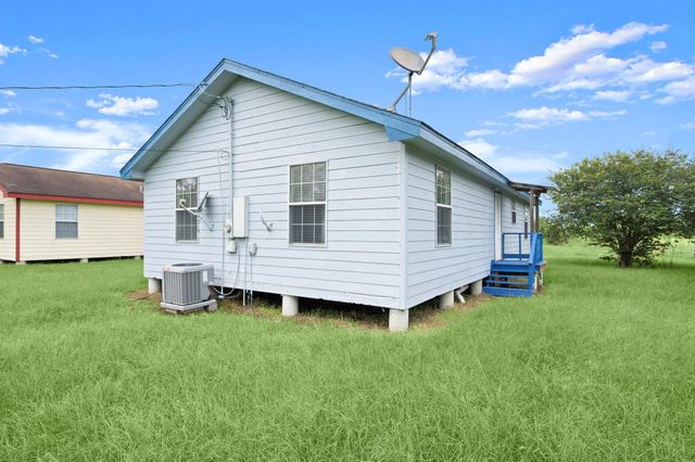 1935 1st Street, Hempstead, TX 77445