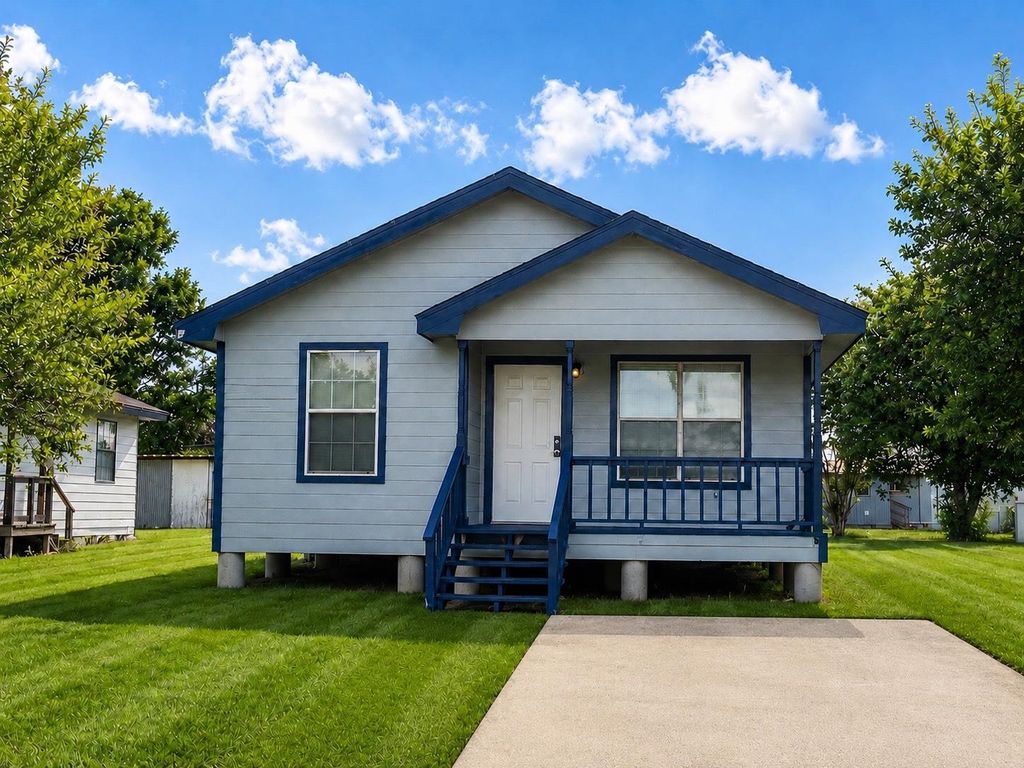 1935 1st Street, Hempstead, TX 77445
