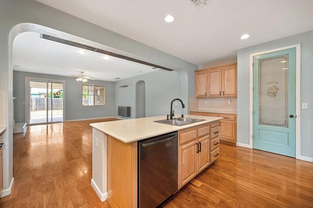 12428 Pawcatuck Way, Rancho Cordova, CA 95742