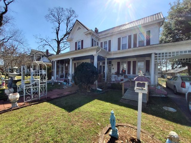 213 Pulaski St, Lawrenceburg, TN 38464