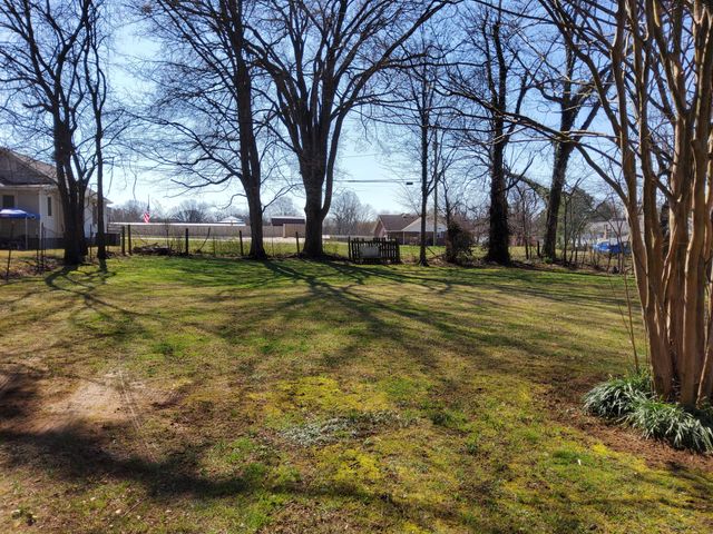 213 Pulaski St, Lawrenceburg, TN 38464