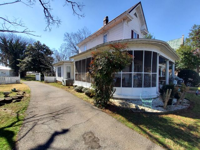 213 Pulaski St, Lawrenceburg, TN 38464