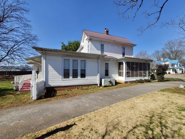 213 Pulaski St, Lawrenceburg, TN 38464