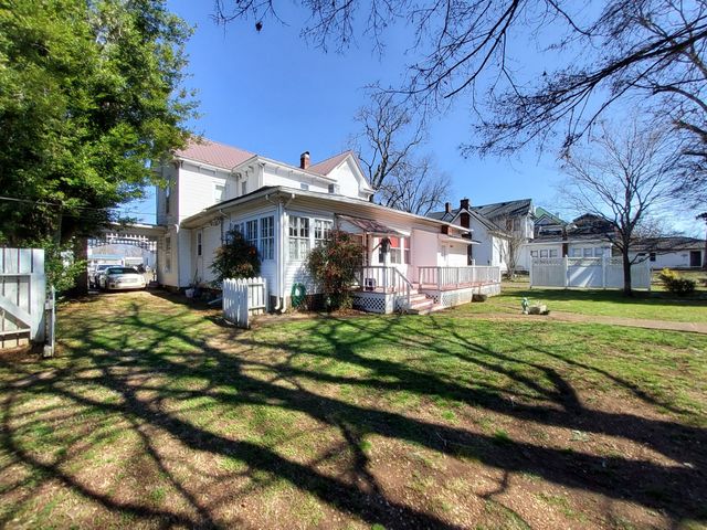 213 Pulaski St, Lawrenceburg, TN 38464