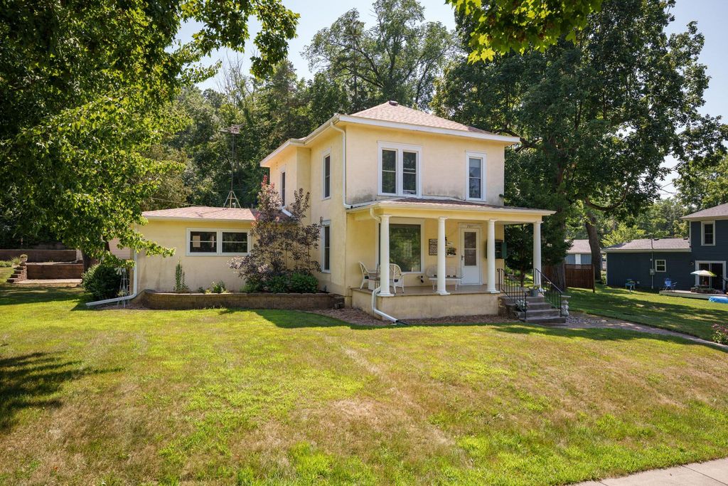 201 W Colvill Street, Cannon Falls, MN 55009 — exterior