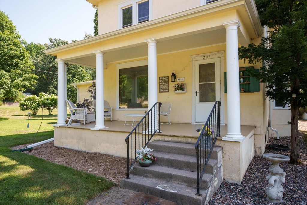 201 W Colvill Street, Cannon Falls, MN 55009 — photo 3