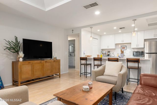 1200 E River Rd Unit G76, Tucson, AZ 85718