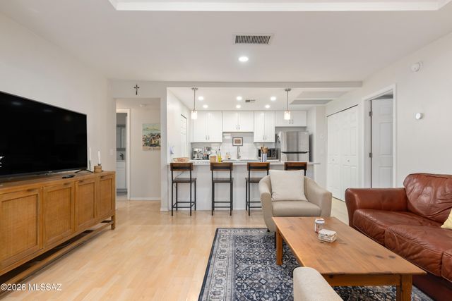 1200 E River Rd Unit G76, Tucson, AZ 85718