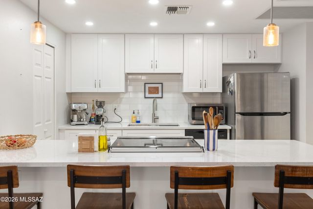 1200 E River Rd Unit G76, Tucson, AZ 85718