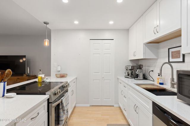 1200 E River Rd Unit G76, Tucson, AZ 85718