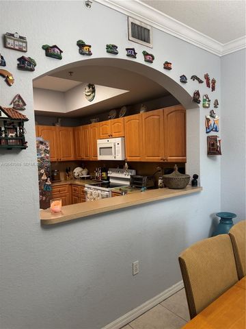 8826 W Flagler Street 115, Miami, FL 33174