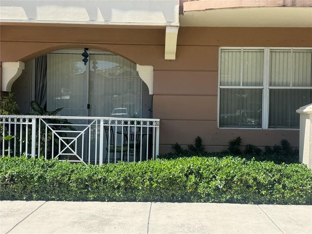 8826 W Flagler Street 115, Miami, FL 33174