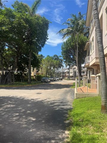 8826 W Flagler Street 115, Miami, FL 33174