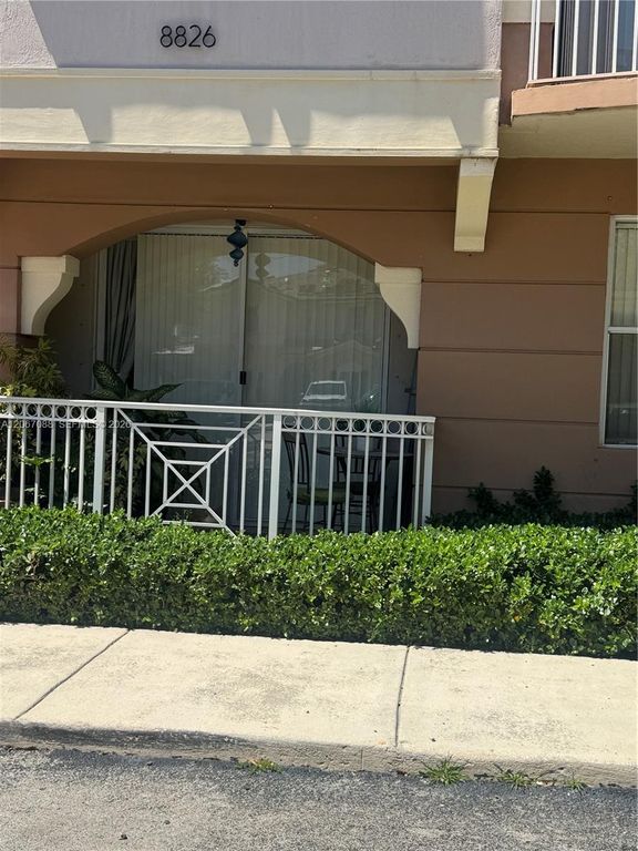 8826 W Flagler Street 115, Miami, FL 33174