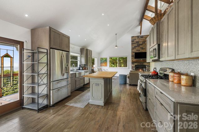 129 Finney Lane, Mars Hill, NC 28754