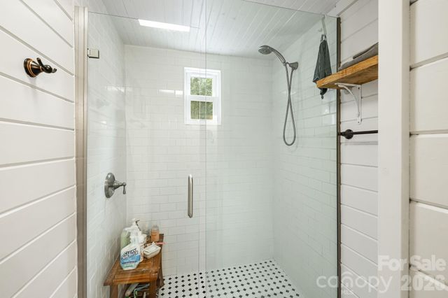 129 Finney Lane, Mars Hill, NC 28754