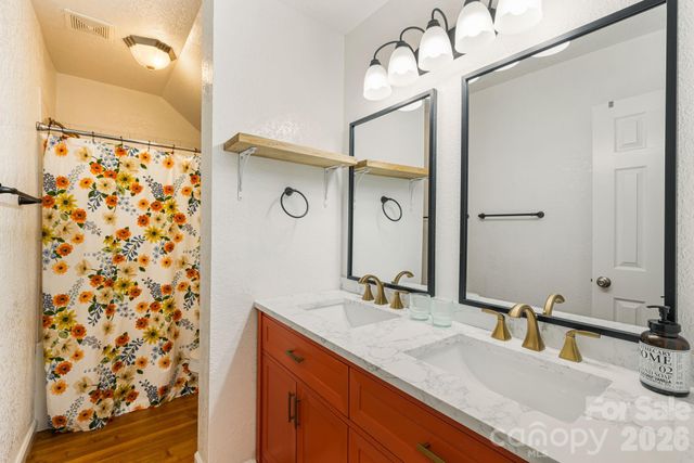 129 Finney Lane, Mars Hill, NC 28754