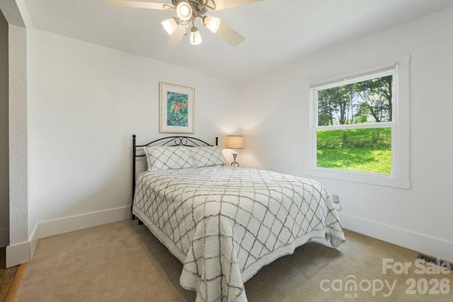 129 Finney Lane, Mars Hill, NC 28754