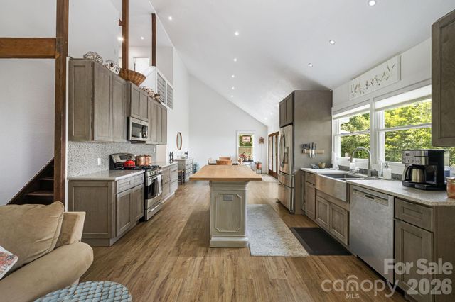 129 Finney Lane, Mars Hill, NC 28754