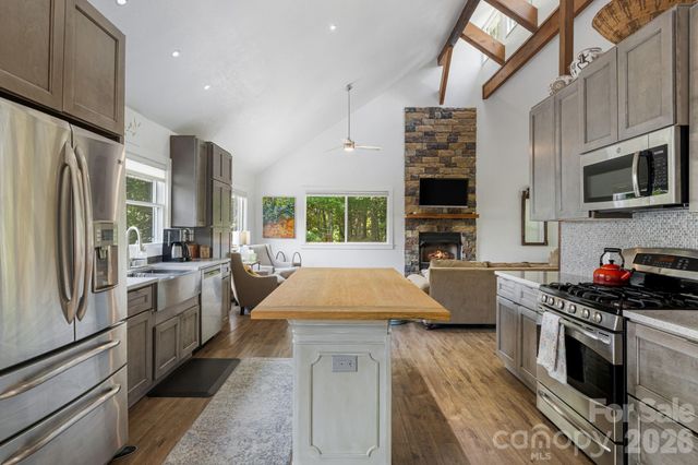 129 Finney Lane, Mars Hill, NC 28754