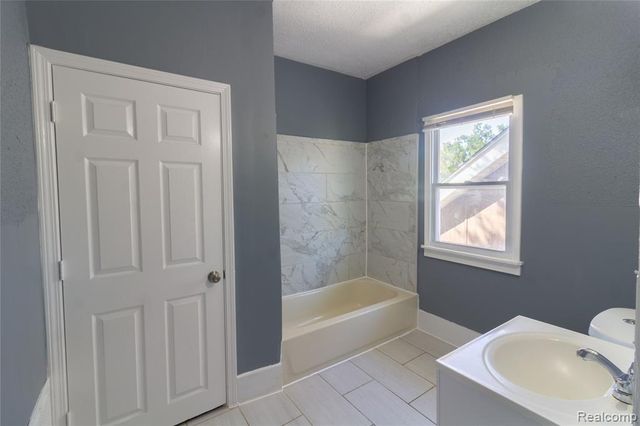 9375 Mendota Street, Detroit, MI 48204