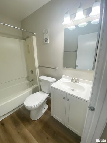 5905 W Ridgecrest Dr Apt 103, Peoria, IL 61615