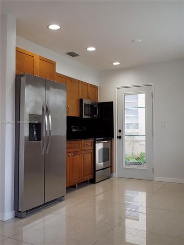 149 NW 17th Pl, Miami, FL 33125