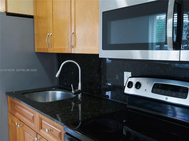 149 NW 17th Pl, Miami, FL 33125