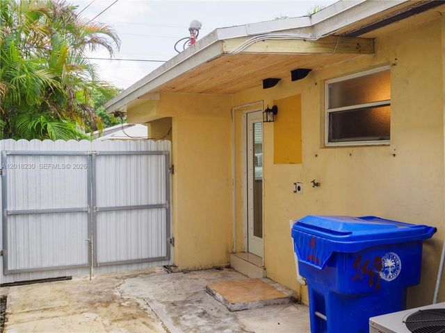 149 NW 17th Pl, Miami, FL 33125