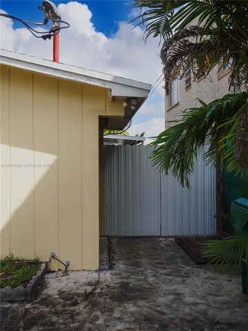 149 NW 17th Pl, Miami, FL 33125