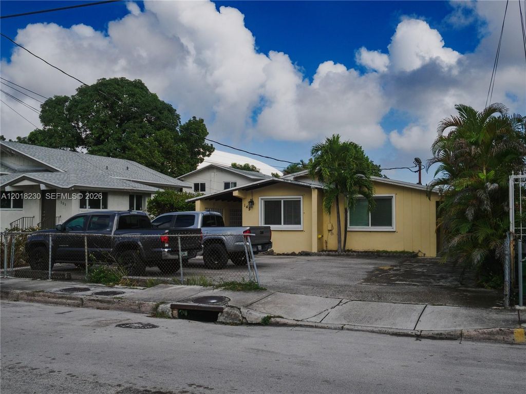 149 NW 17th Pl, Miami, FL 33125