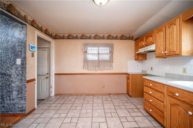 2101 Cherry Hill Avenue, Youngstown, OH 44509