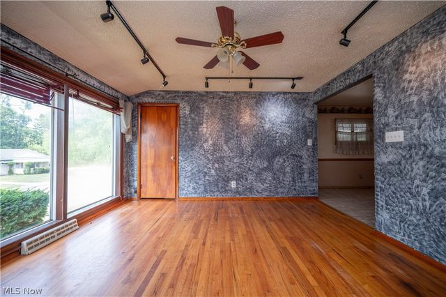 2101 Cherry Hill Avenue, Youngstown, OH 44509