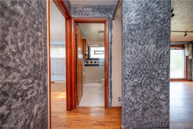 2101 Cherry Hill Avenue, Youngstown, OH 44509