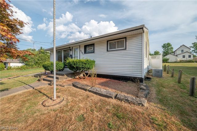 2101 Cherry Hill Avenue, Youngstown, OH 44509