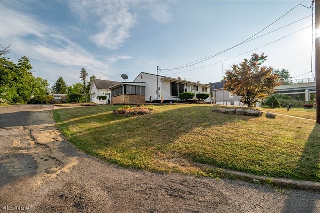 2101 Cherry Hill Avenue, Youngstown, OH 44509