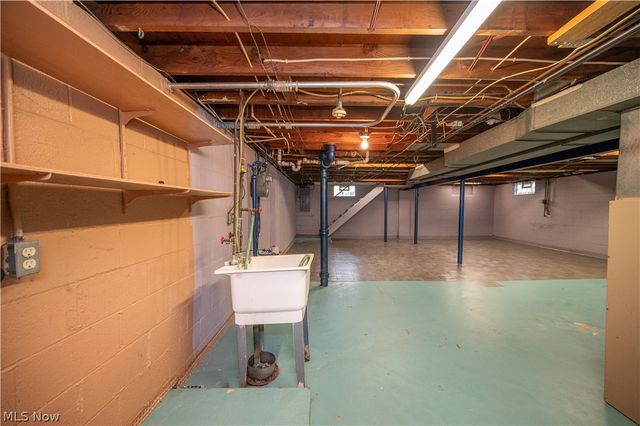 2101 Cherry Hill Avenue, Youngstown, OH 44509