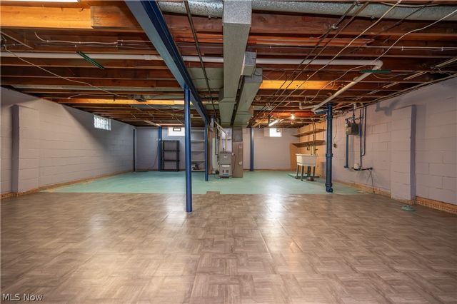 2101 Cherry Hill Avenue, Youngstown, OH 44509