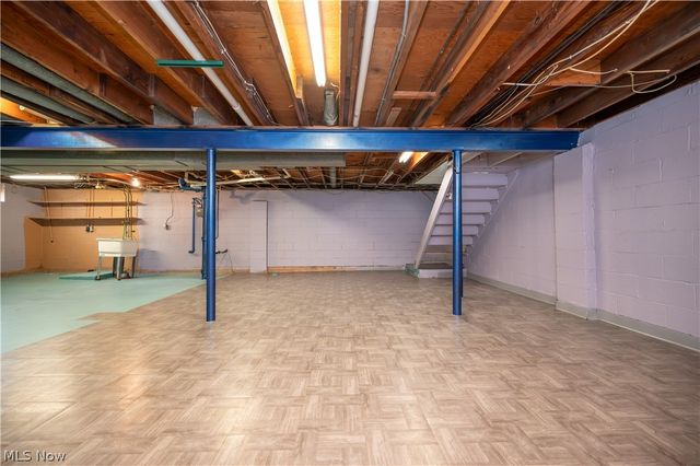 2101 Cherry Hill Avenue, Youngstown, OH 44509