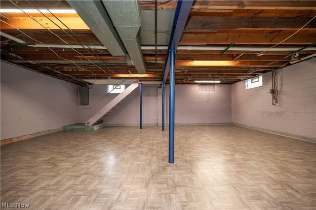 2101 Cherry Hill Avenue, Youngstown, OH 44509