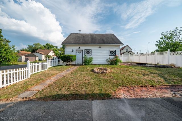 2101 Cherry Hill Avenue, Youngstown, OH 44509