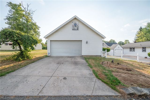 2101 Cherry Hill Avenue, Youngstown, OH 44509