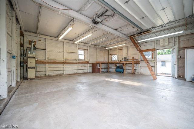 2101 Cherry Hill Avenue, Youngstown, OH 44509