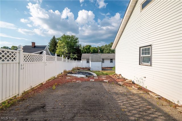 2101 Cherry Hill Avenue, Youngstown, OH 44509