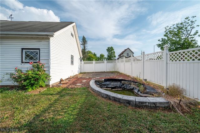 2101 Cherry Hill Avenue, Youngstown, OH 44509