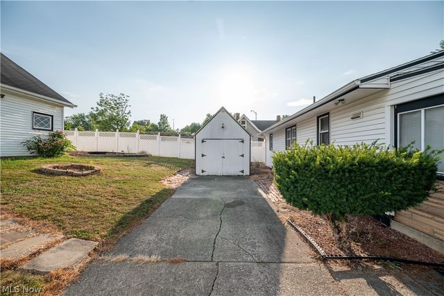 2101 Cherry Hill Avenue, Youngstown, OH 44509