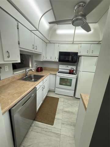 3431 NW 50th Avenue 304, Lauderdale Lakes, FL 33319