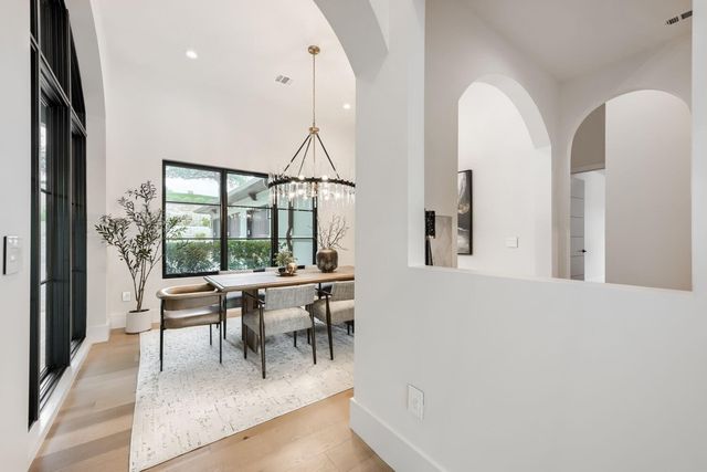8132 Magnolia Ridge CV, Austin, TX 78738
