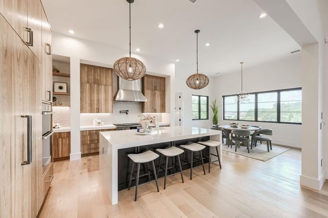 8132 Magnolia Ridge CV, Austin, TX 78738